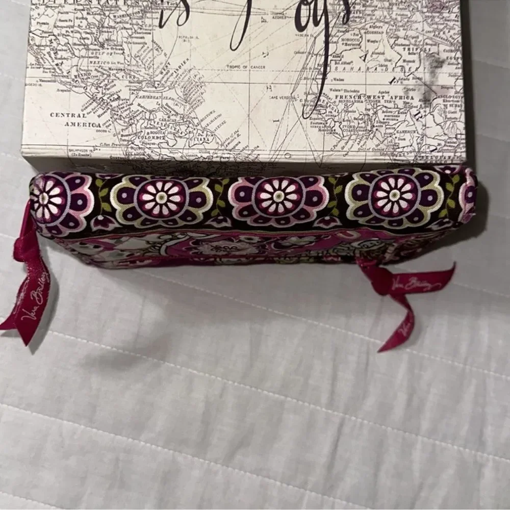 Vera Bradley RFID Very Berry Fuchsia Pink Brown Zip Turn-lock Large Wallet